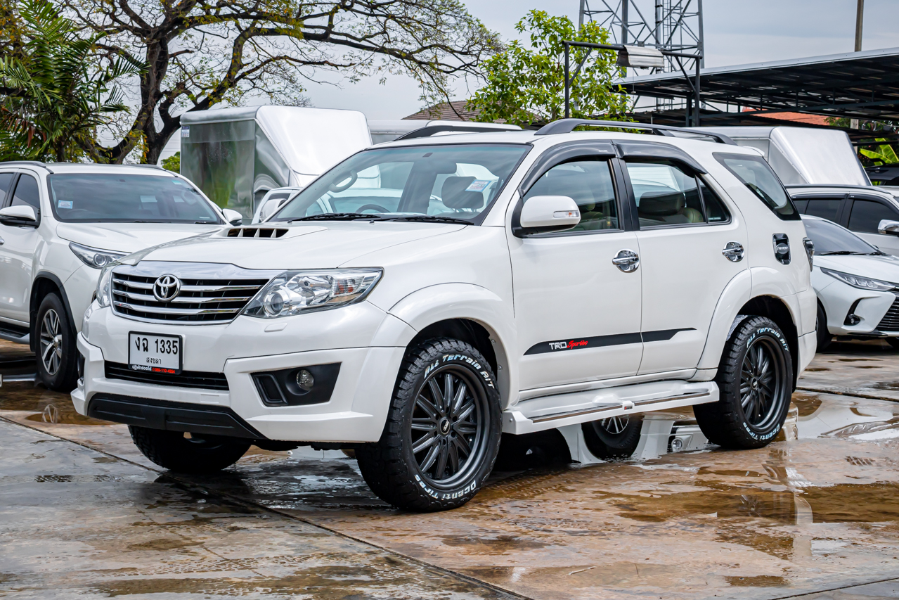 TOYOTA FORTUNER 3.0 V 4WD AT ปี 2013