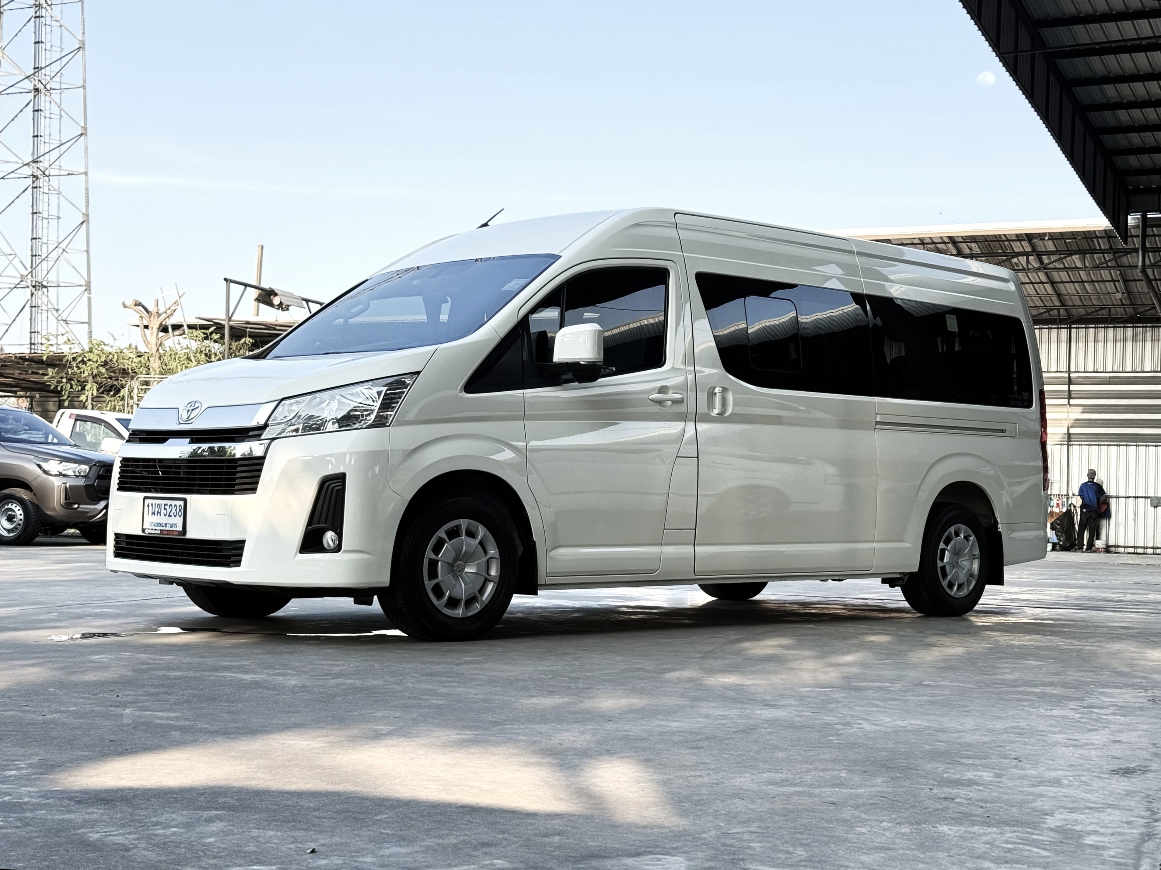 TOYOTA COMMUTER 2.8 GL AT ปี 2022