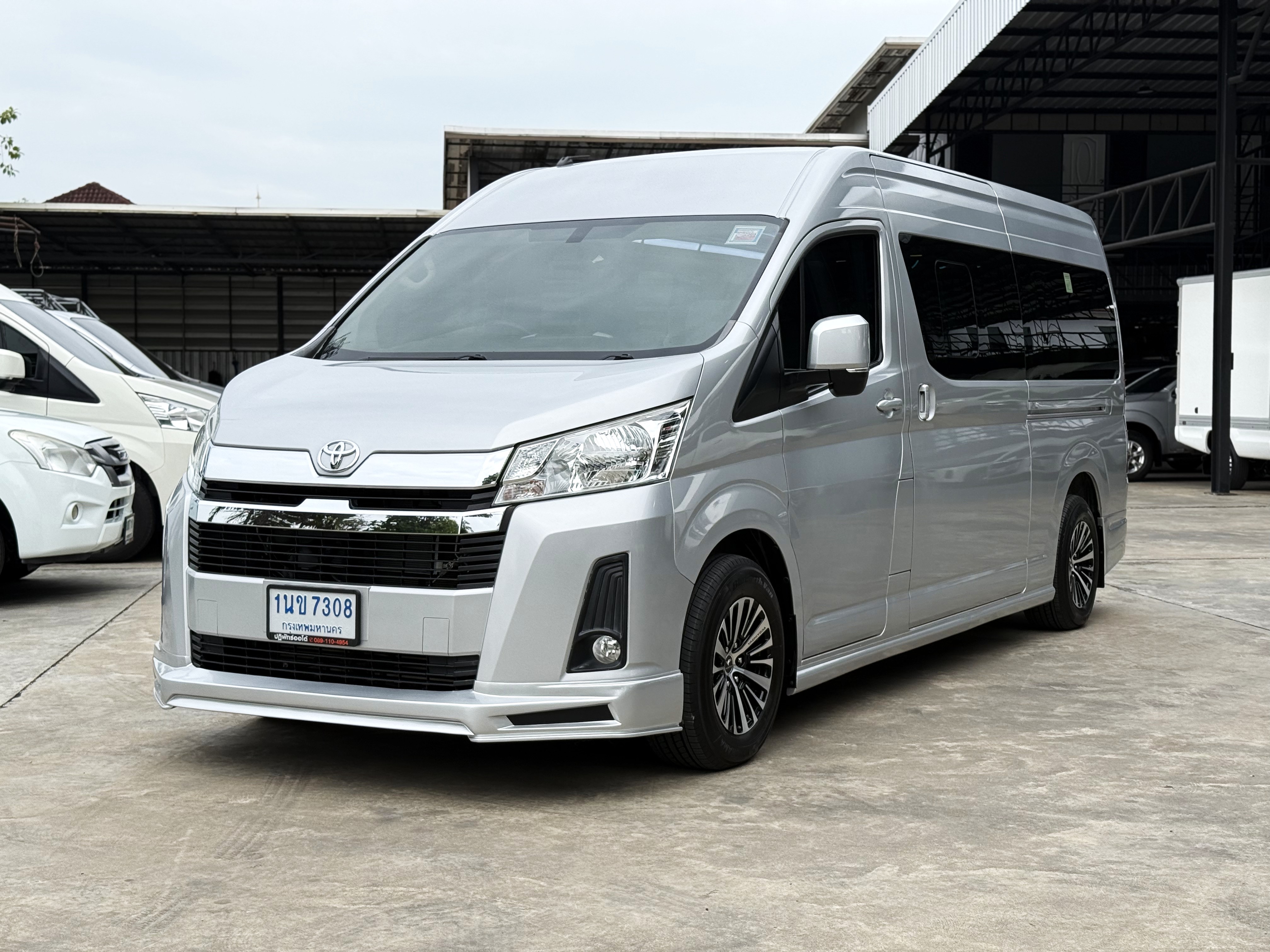 TOYOTA COMMUTER 2.8 GL AT VIP ปี 2021