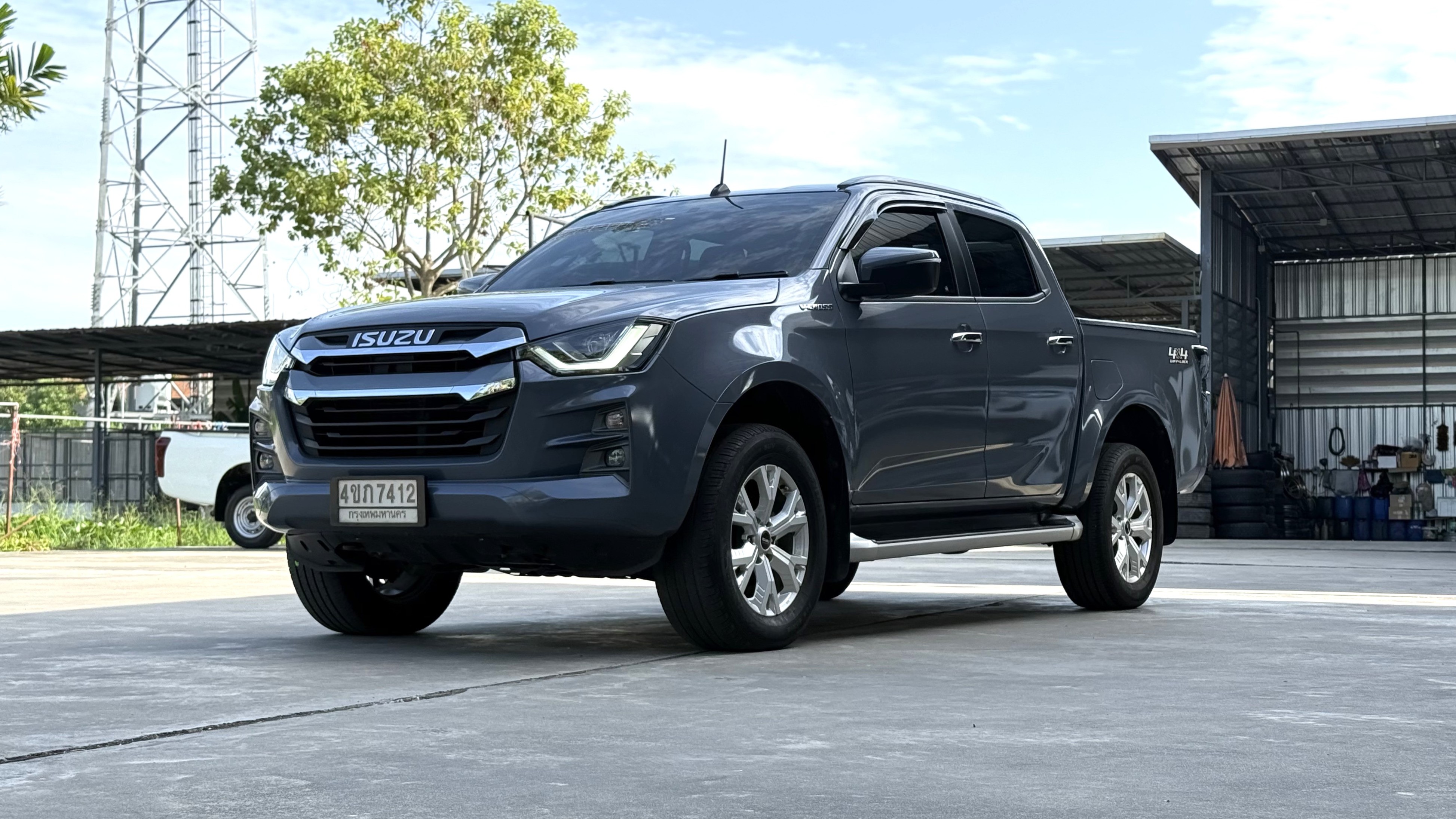 ISUZU D-MAX 3.0 Z V-CROSS DOUBLE CAB 4WD MT ปี 2023