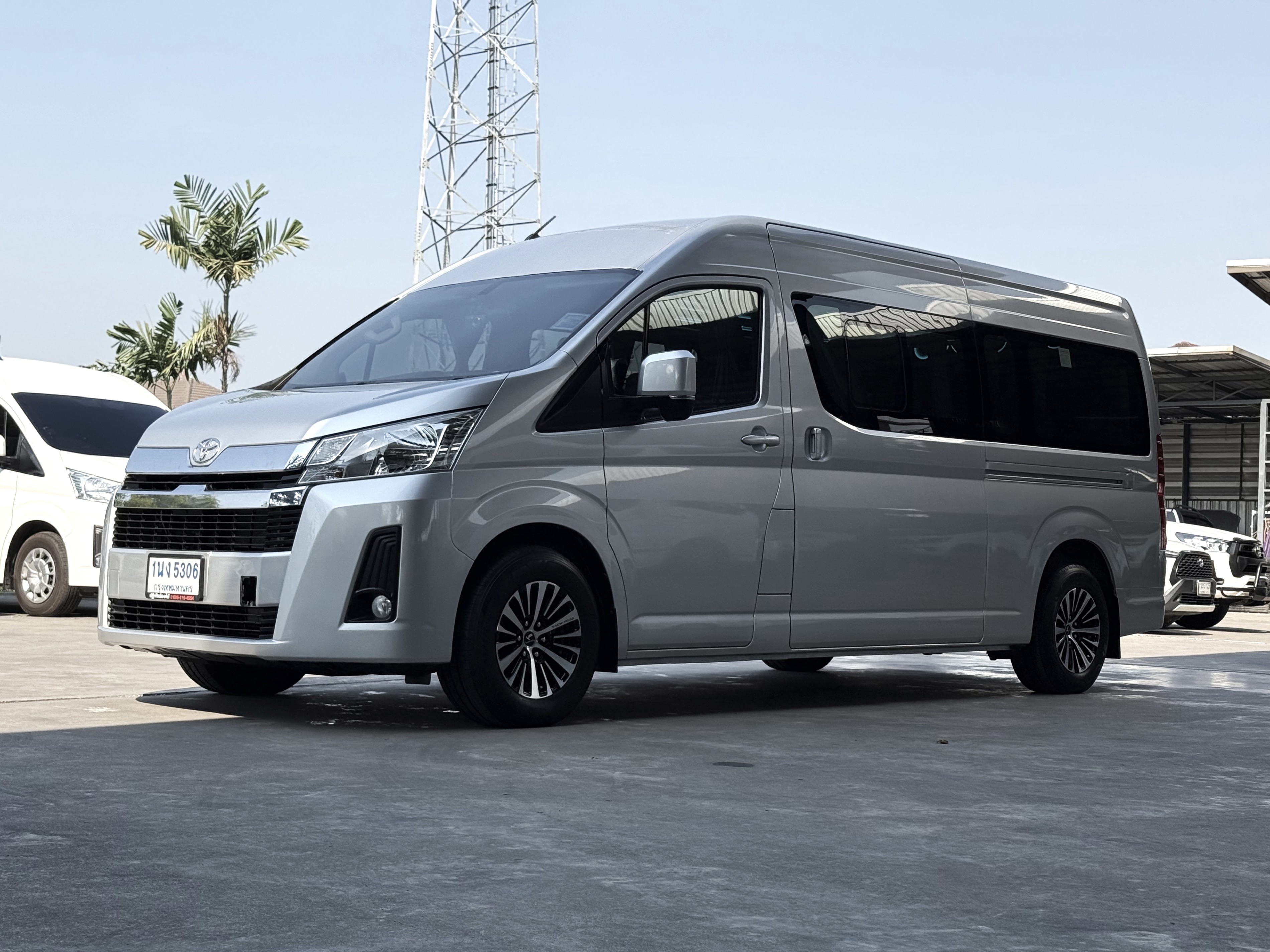 TOYOTA COMMUTER 2.8 GL AT VIP ปี 2022