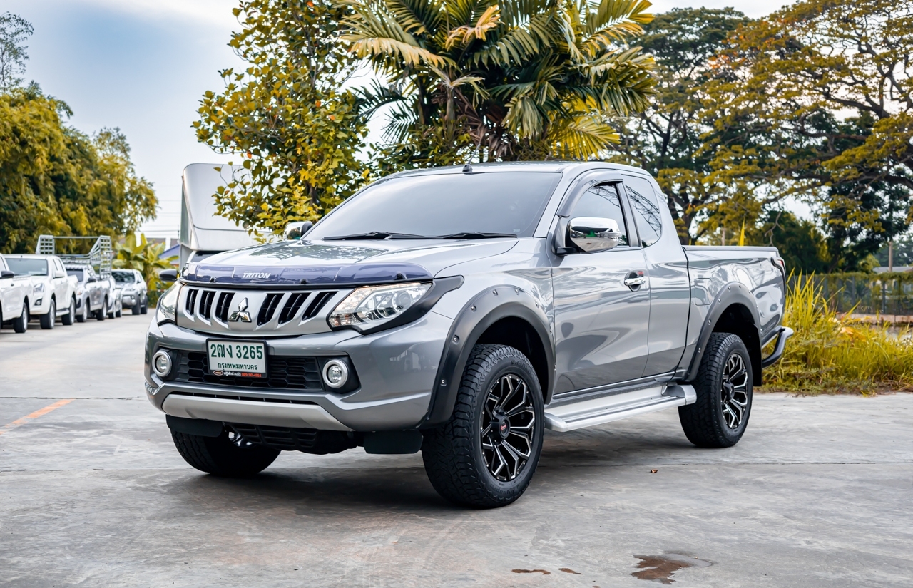 MITSUBISHI TRITON CAB 2.4 GLS LTD AT ปี 2017